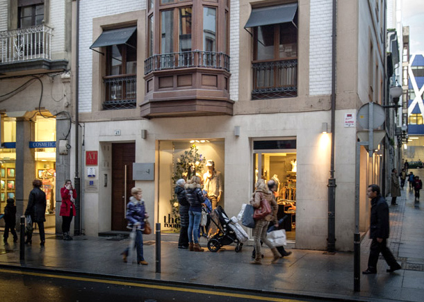 Local comercial Moros 41